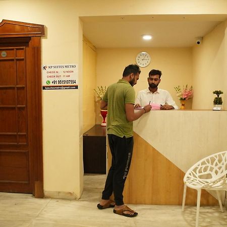 Hotel Kp Suites Metro Hyderabad Bagian luar foto