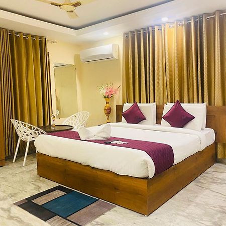 Hotel Kp Suites Metro Hyderabad Bagian luar foto