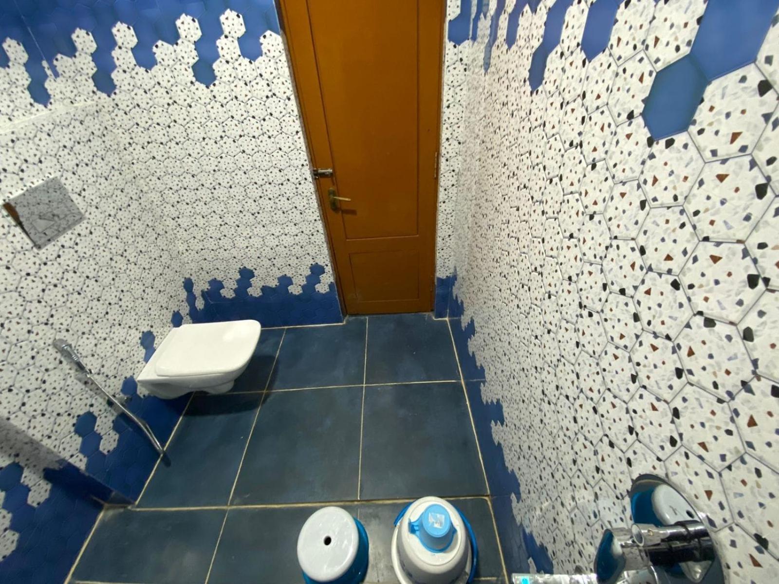 Hotel Kp Suites Metro Hyderabad Bagian luar foto