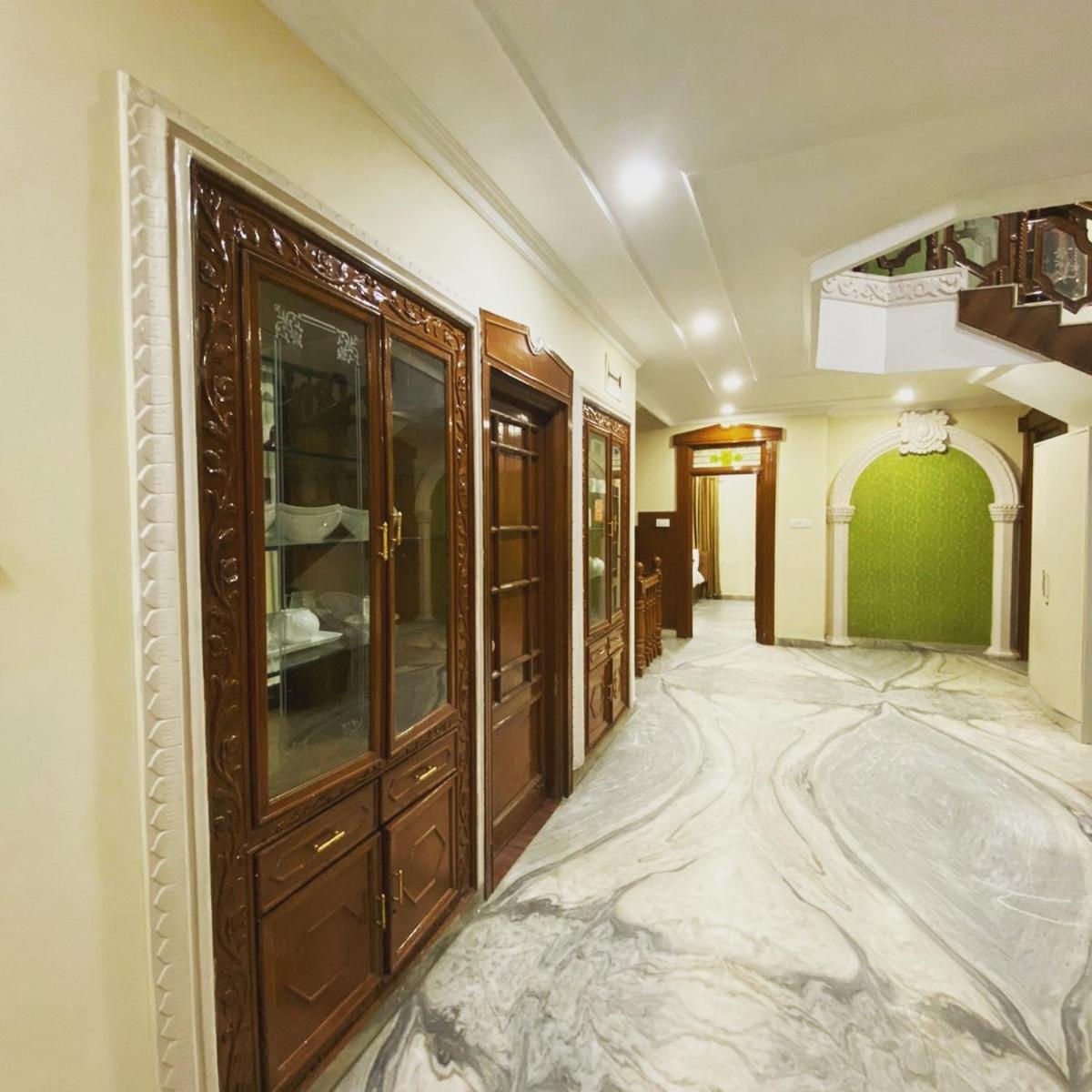 Hotel Kp Suites Metro Hyderabad Bagian luar foto