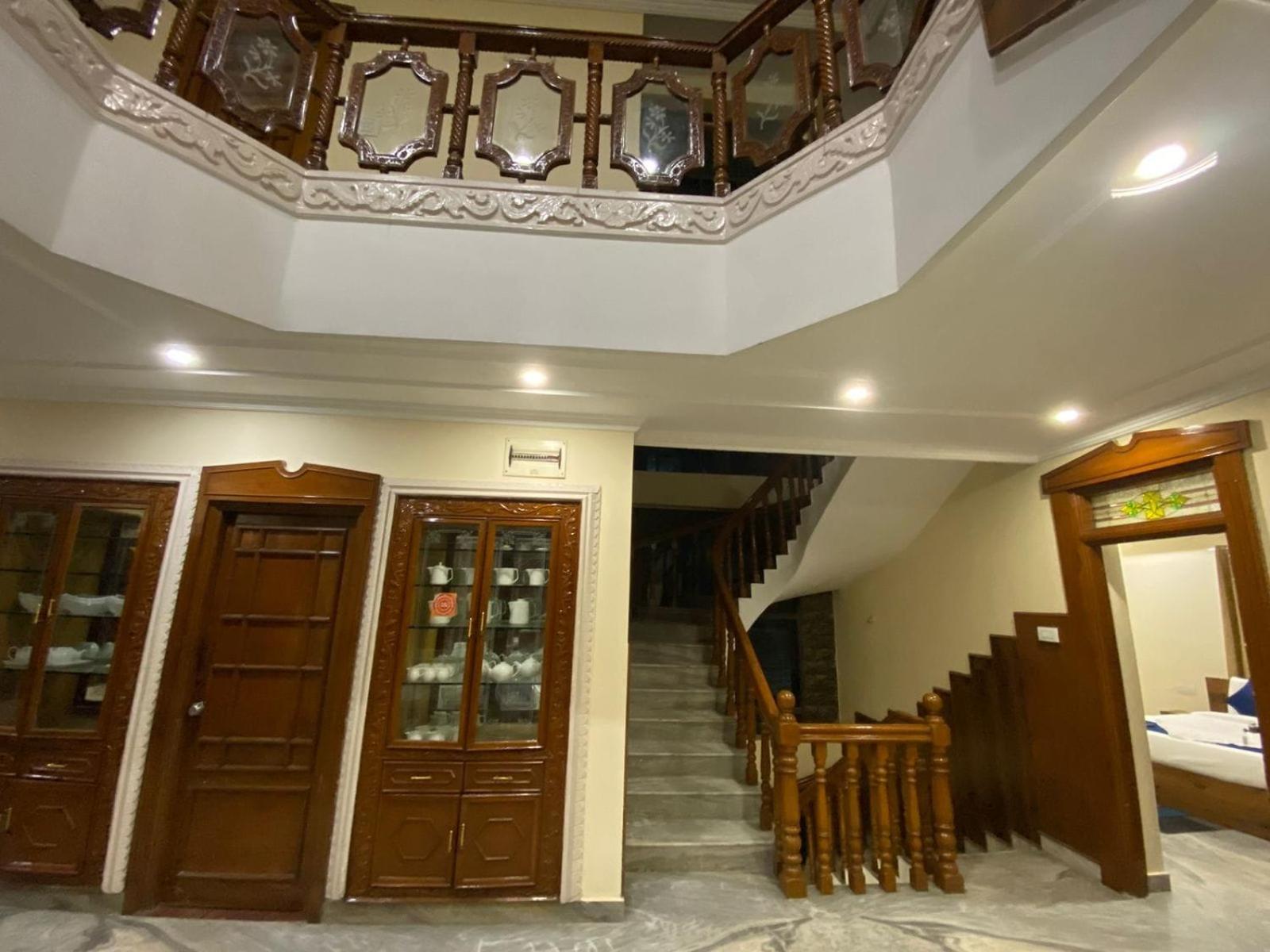 Hotel Kp Suites Metro Hyderabad Bagian luar foto