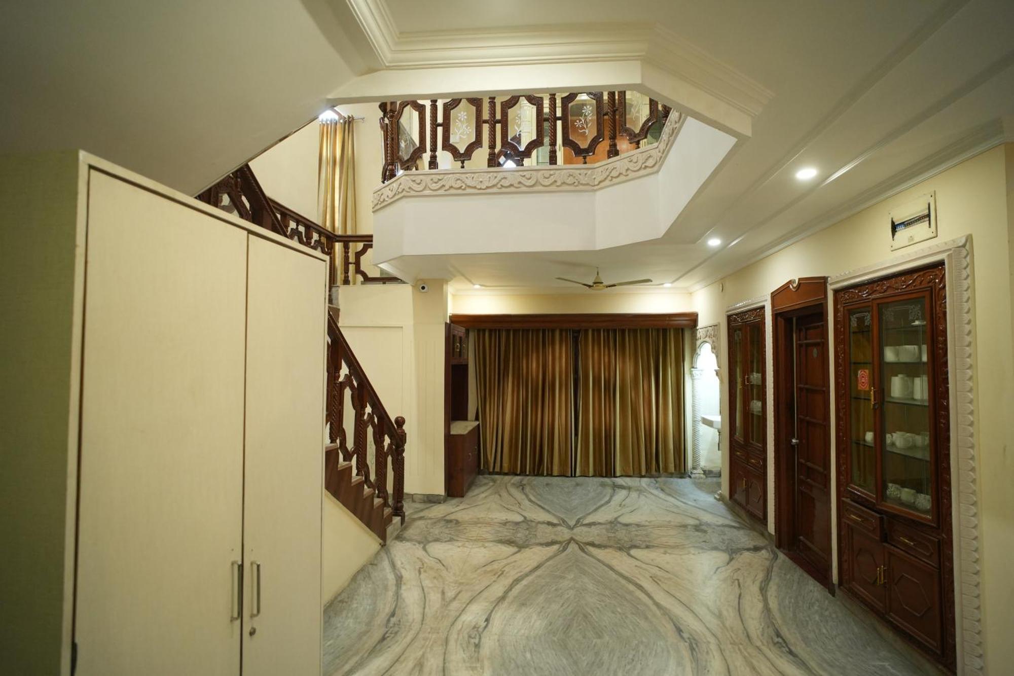 Hotel Kp Suites Metro Hyderabad Bagian luar foto