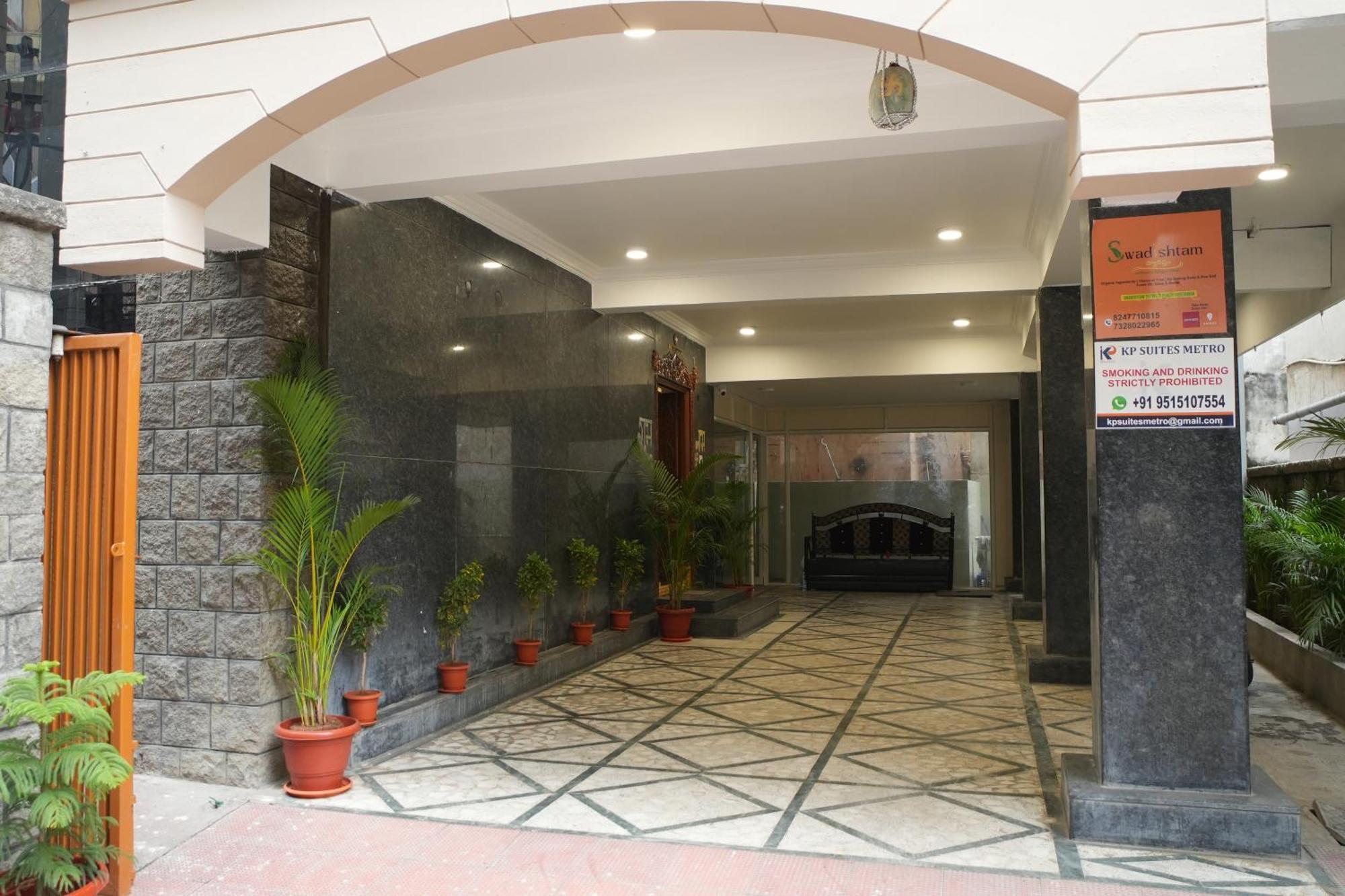 Hotel Kp Suites Metro Hyderabad Bagian luar foto