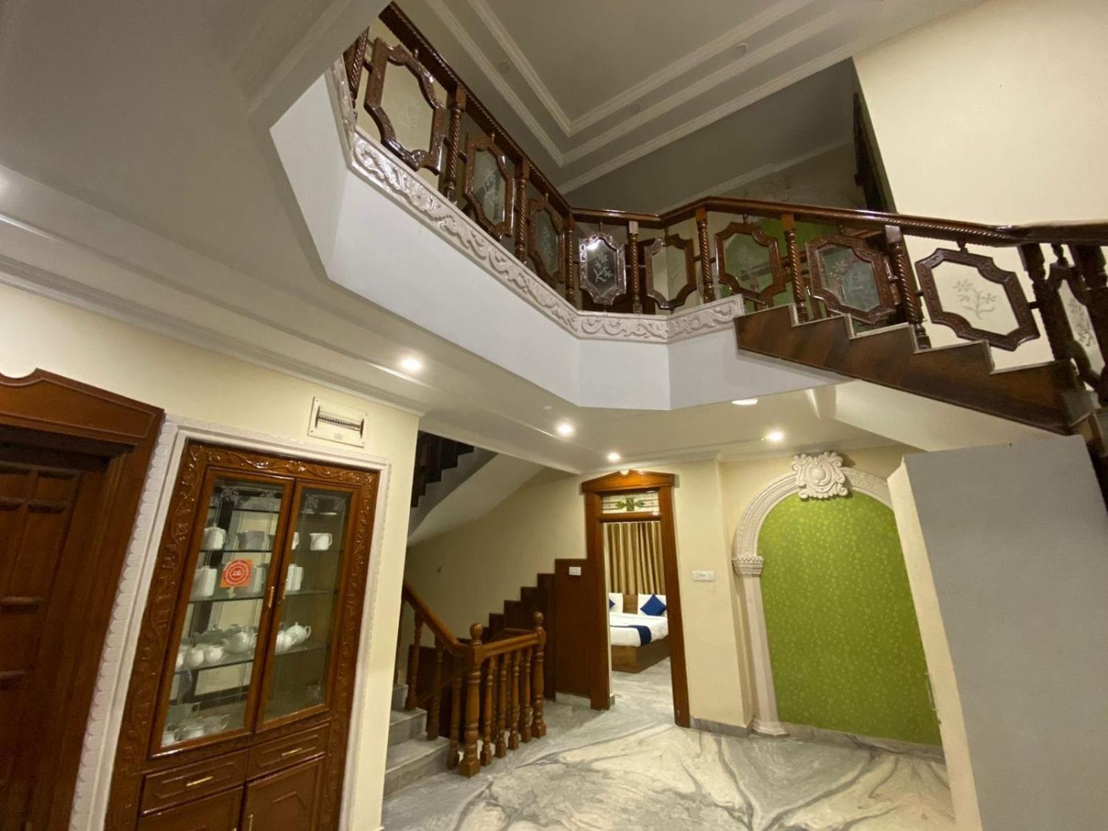 Hotel Kp Suites Metro Hyderabad Bagian luar foto
